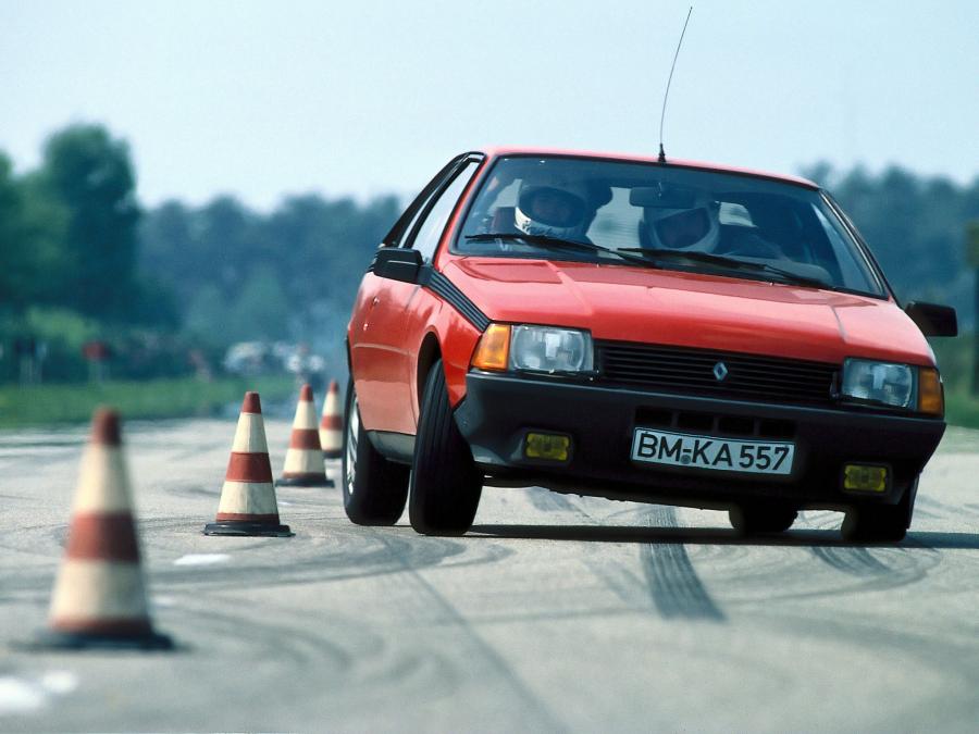  Renault Fuego GTX 1981 года  (фото 1 из 5)